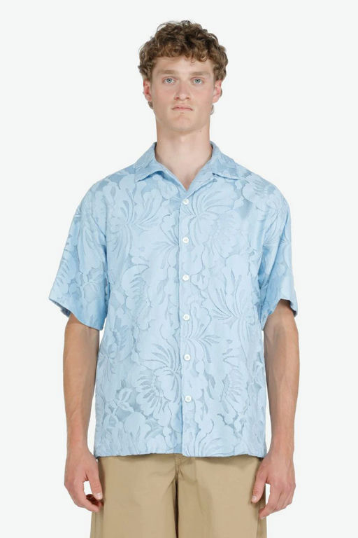 A man wearing N°21 milan floral-appliqué shirt