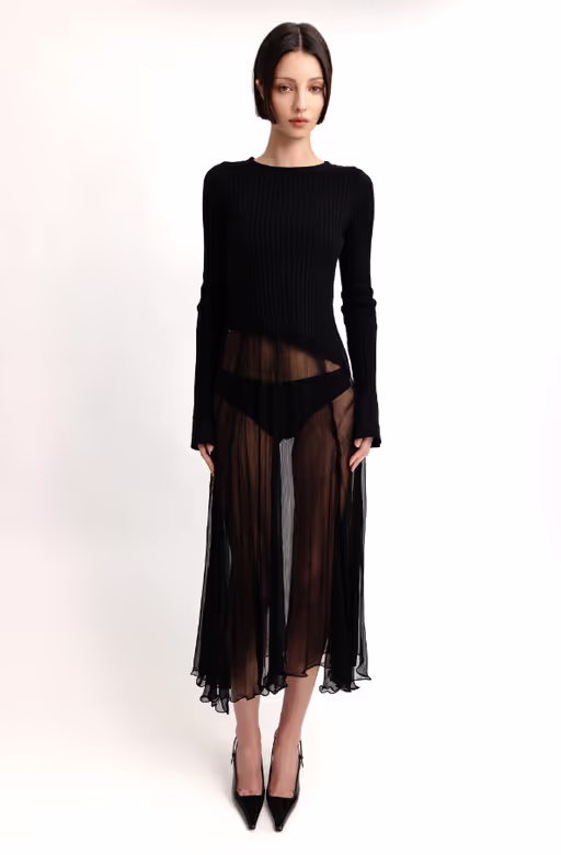 A woman wearing With Jéan julia midi dress | black
